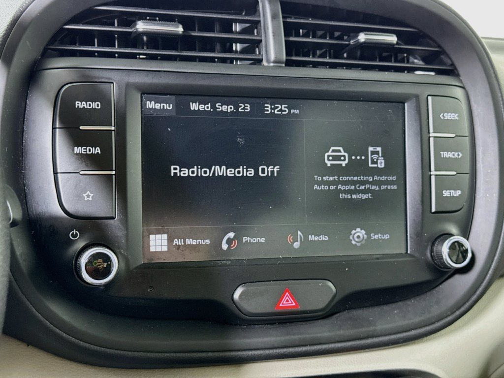 Used 2023 Kia Soul LX FWD image 7