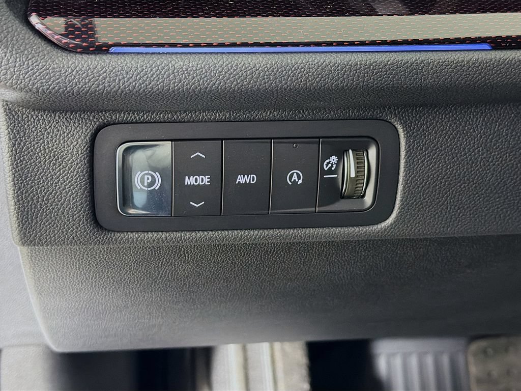 New 2026 Chevrolet Traverse RS w/ LPO, Floor Liner Package AWD/4WD image 10