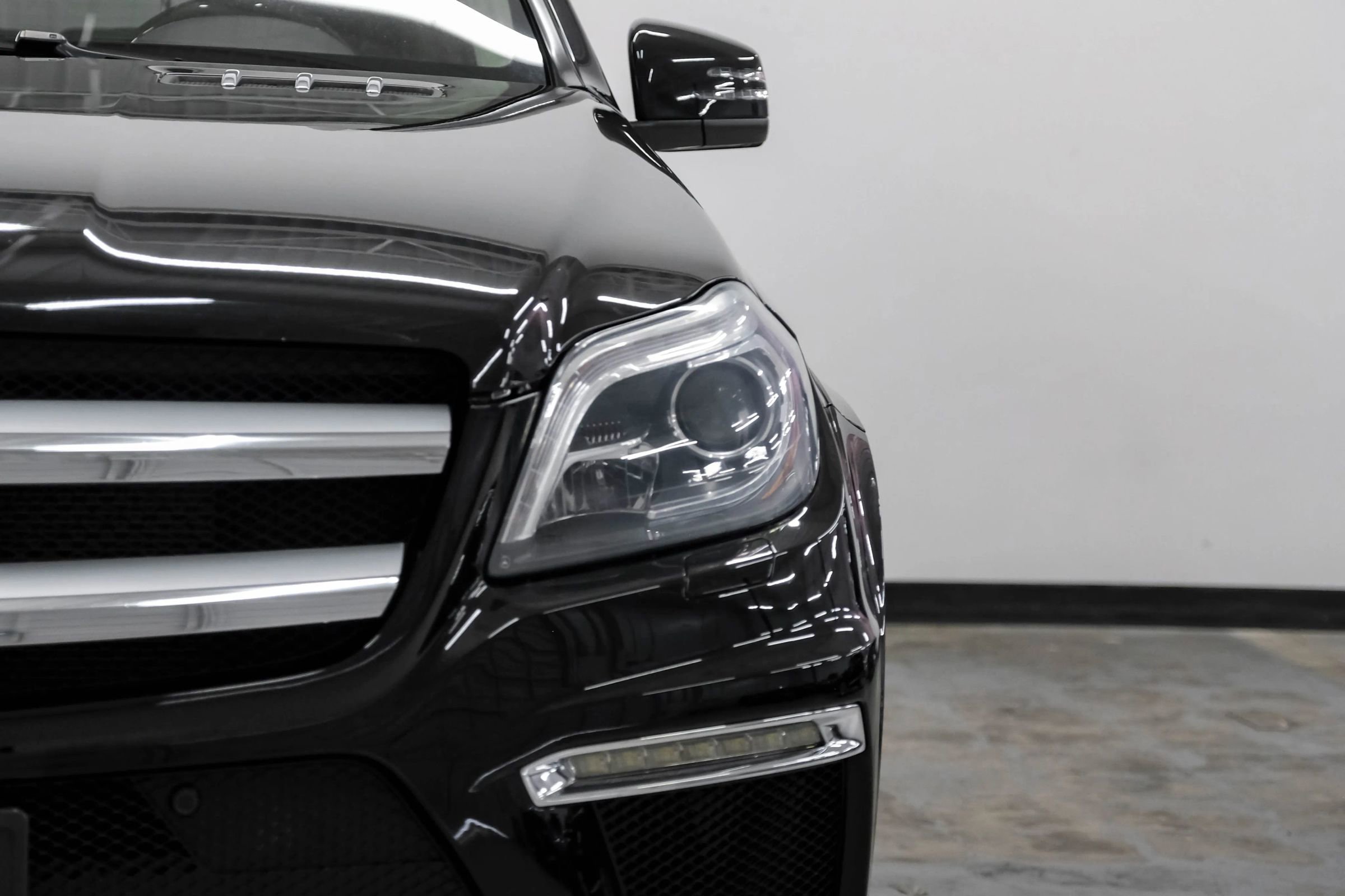 Used 2015 Mercedes-Benz GL 550 4MATIC image 39
