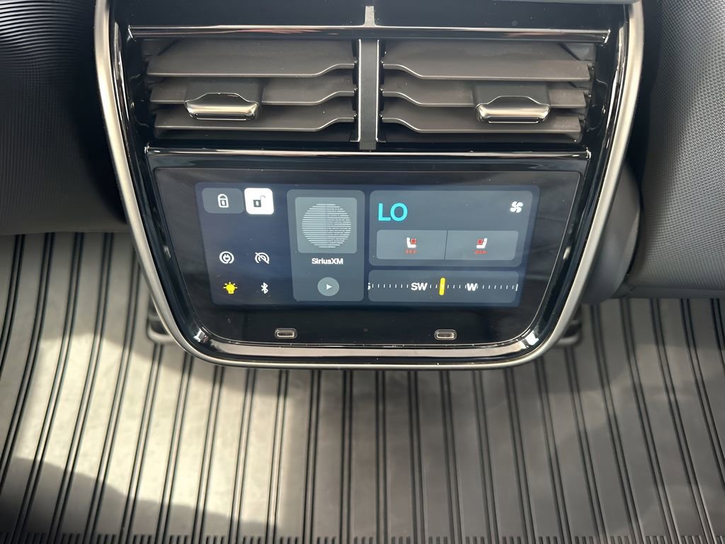 Used 2022 Rivian R1T Launch Edition image 13