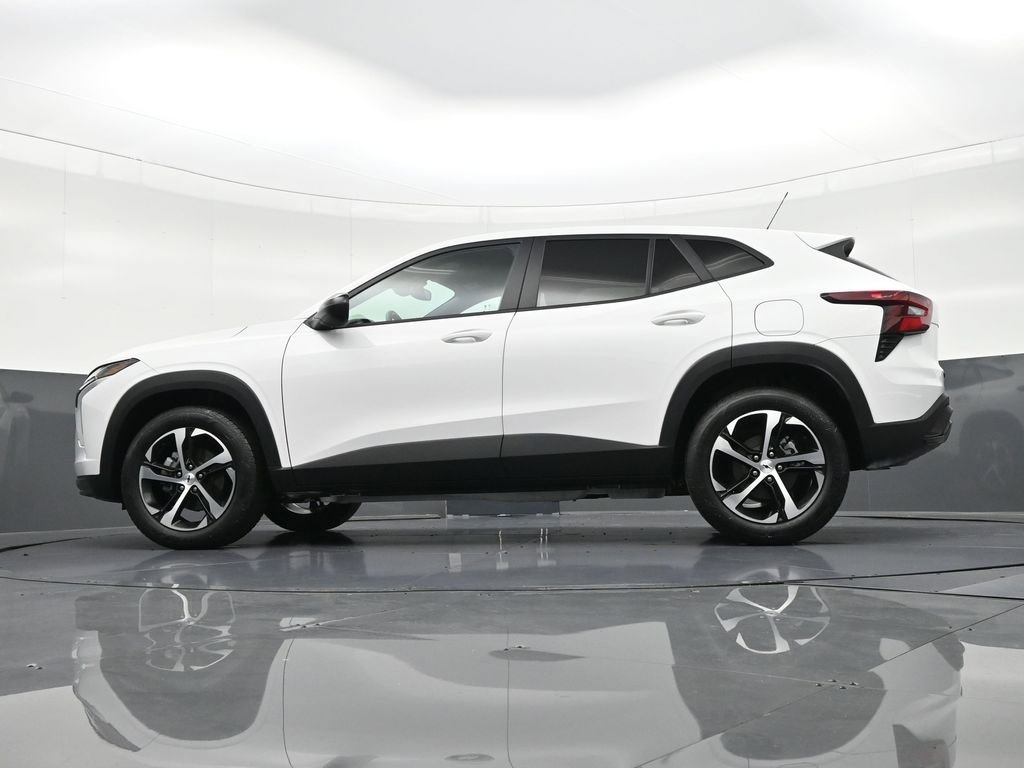 Used 2025 Chevrolet Trax RS w/ Driver Confidence Package image 29