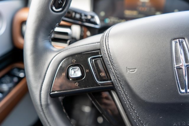 Used 2024 Lincoln Aviator Reserve w/ Equipment Group 201A image 25
