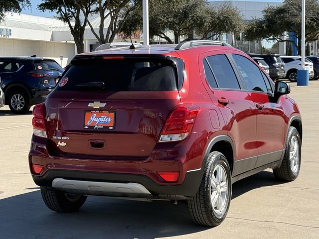 Used 2021 Chevrolet Trax LT w/ LT Convenience Package image 4