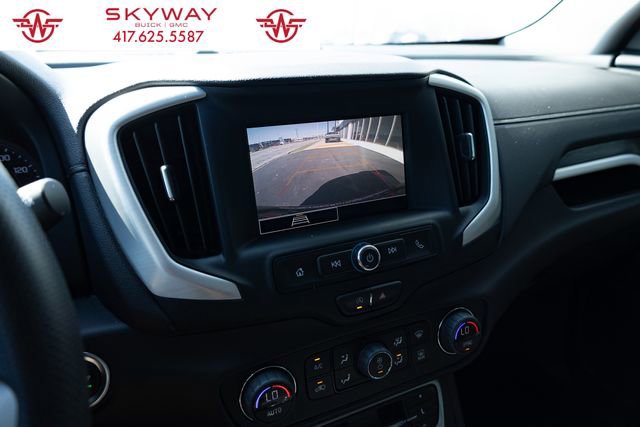 Used 2023 GMC Terrain SLE w/ Driver Convenience Package image 10