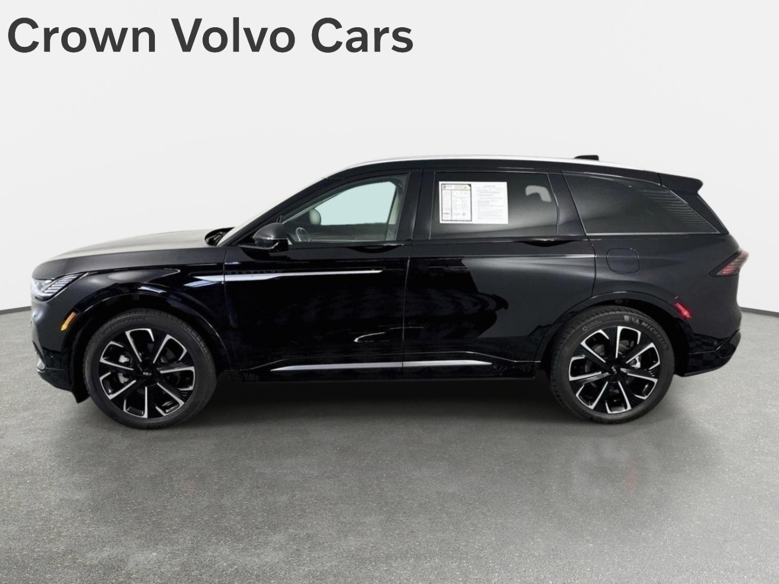 Used 2024 Lincoln Nautilus Reserve AWD/4WD image 9