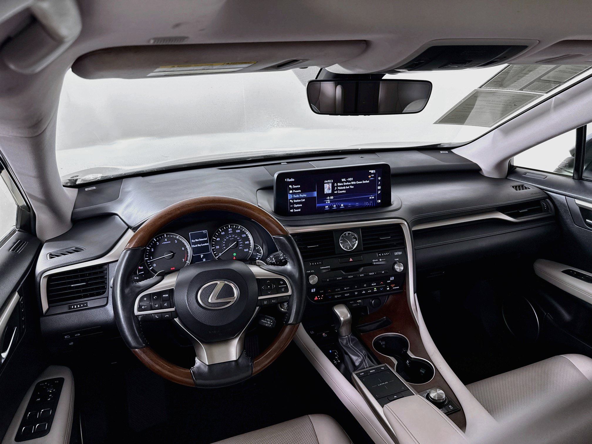 Used 2020 Lexus RX 350L Premium w/ Premium Package AWD/4WD image 24