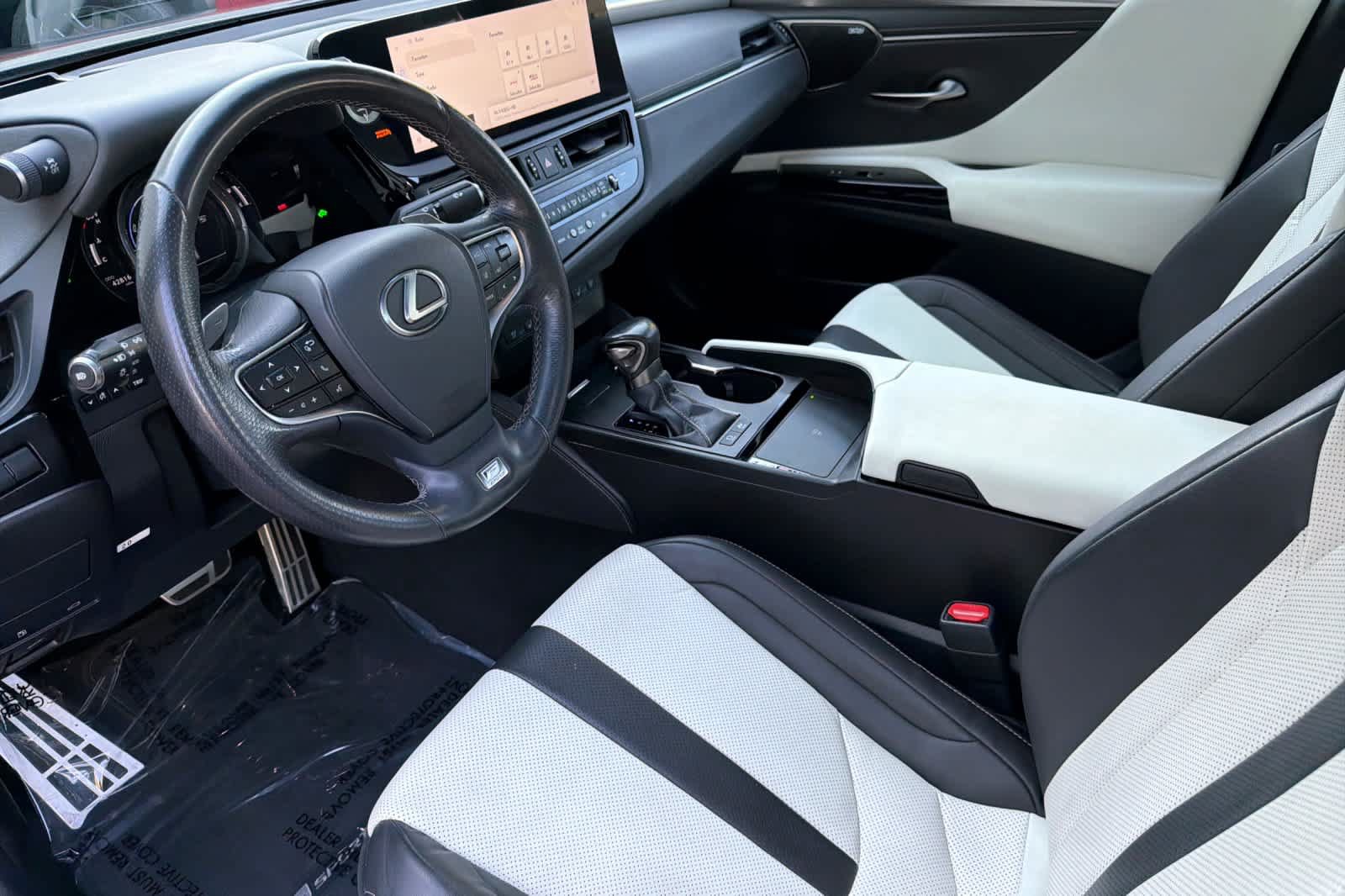 Certified 2023 Lexus ES 300h F Sport w/ Accessory Package (Z2) FWD image 11