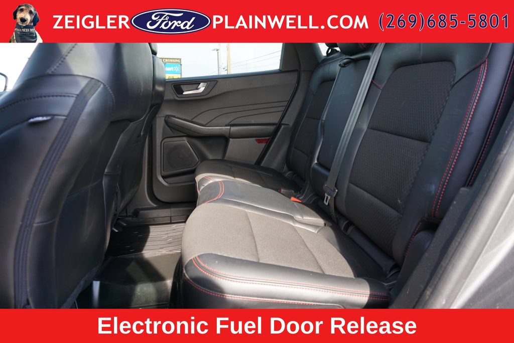 Used 2023 Ford Escape ST-Line Select AWD/4WD image 12