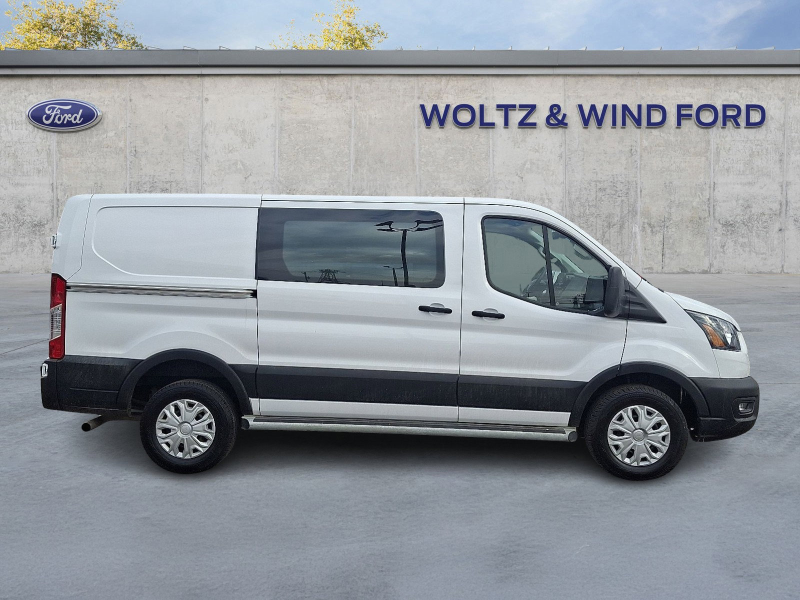 Used 2024 Ford Transit 250 Low Roof w/ Exterior Upgrade Package image 7