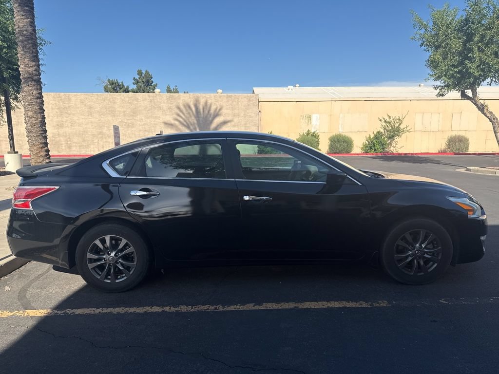 Used 2015 Nissan Altima 2.5 S w/ Special Edition Package FWD image 4