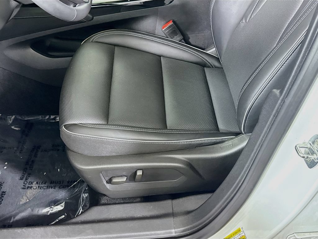 Used 2022 Buick Envision Essence w/ Technology Package I FWD image 23
