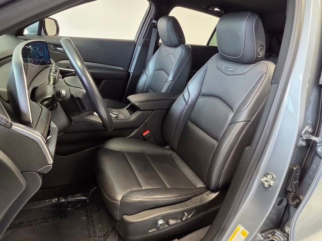 Used 2024 Cadillac XT4 Premium Luxury image 7
