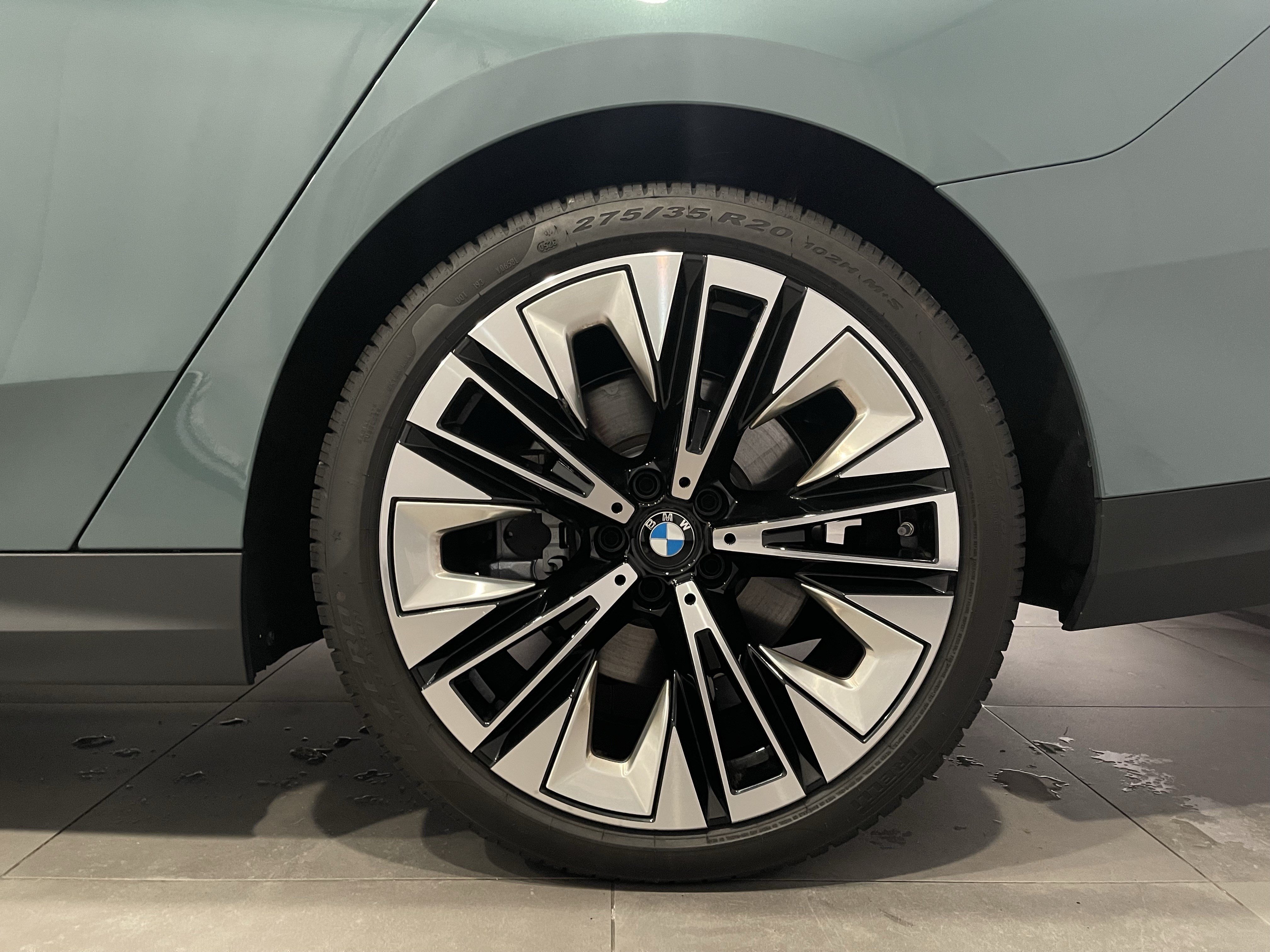 Used 2027 BMW 540i xDrive AWD/4WD image 8