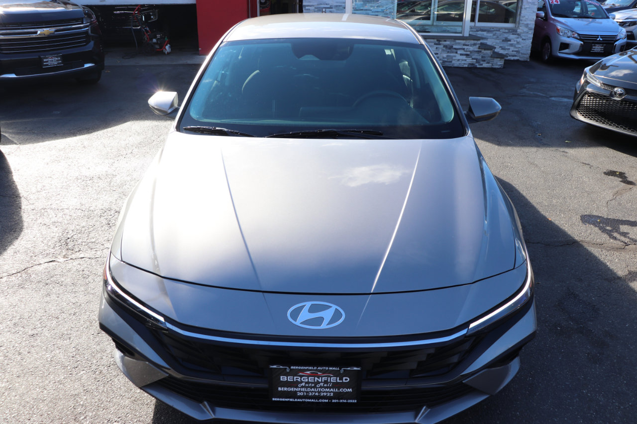 Used 2024 Hyundai Elantra SEL image 9