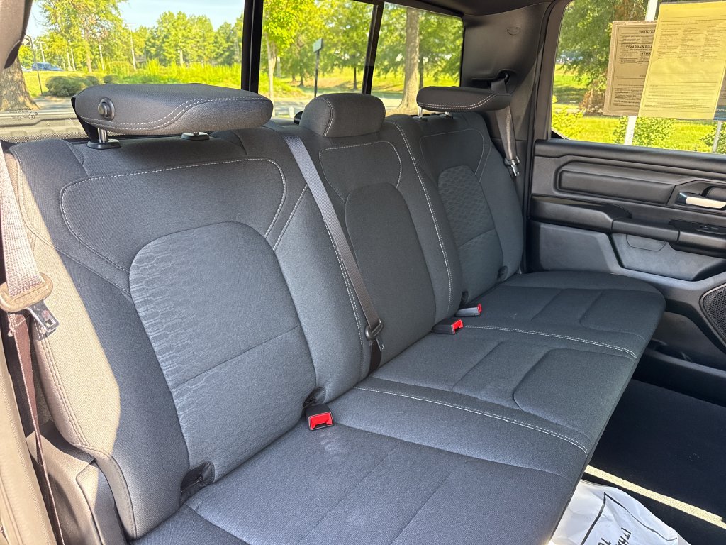 Used 2026 RAM 1500 Express AWD/4WD image 34