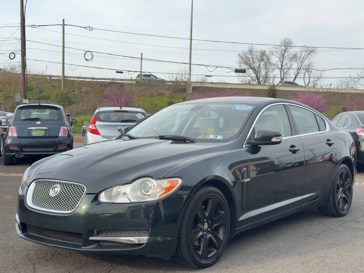 Used 2009 Jaguar XF Luxury RWD image 2