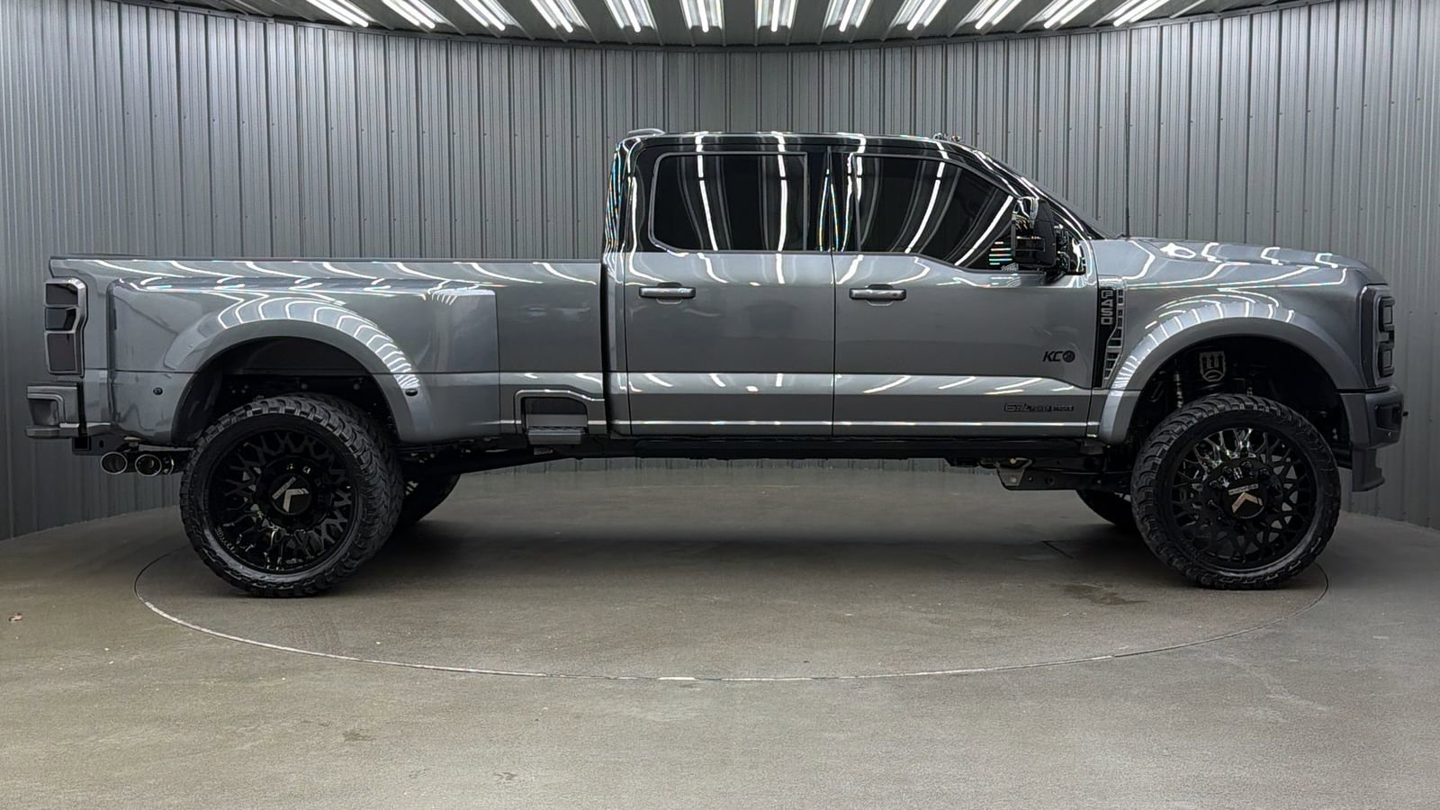 Used 2026 Ford F450 Platinum w/ FX4 Off-Road Package AWD/4WD image 6