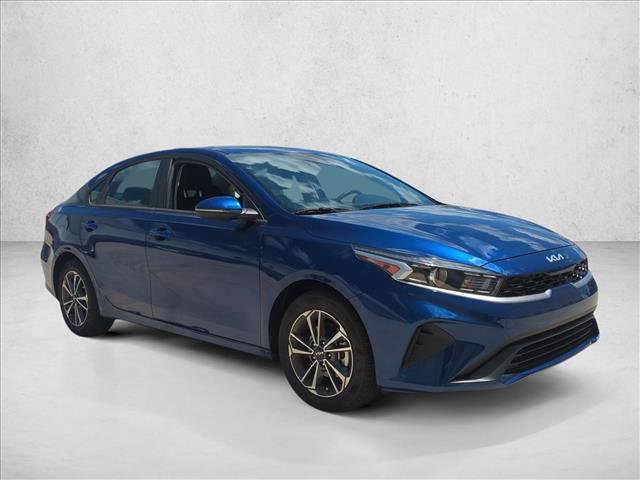 Used 2023 Kia Forte LXS w/ LXS Technology Package FWD image 3