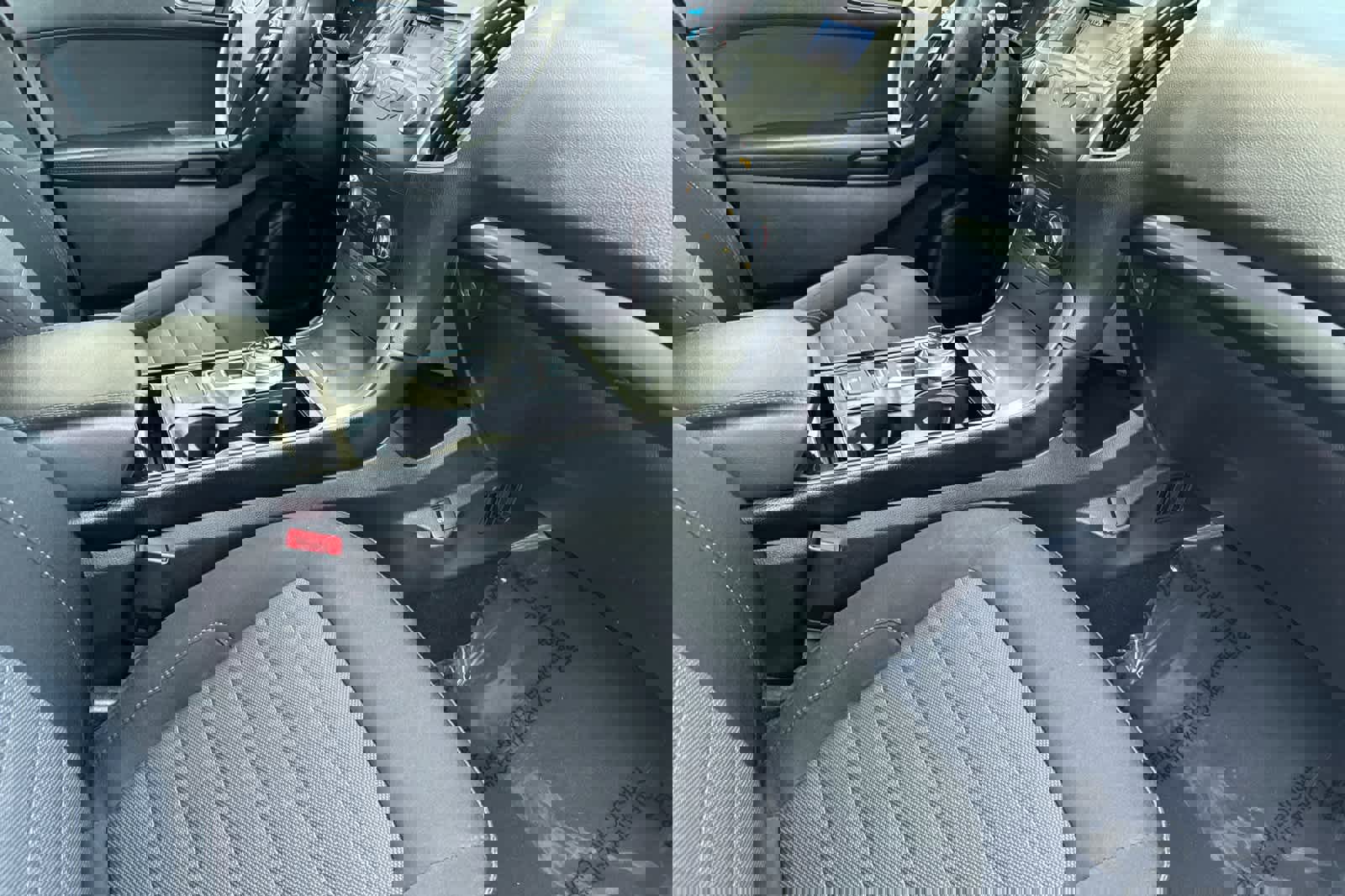 Used 2019 Ford Edge SE image 17