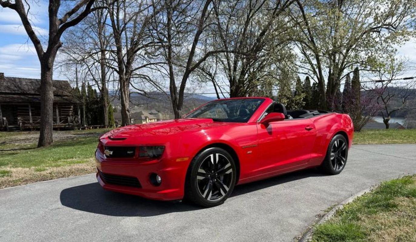 Used 2011 Chevrolet Camaro SS w/ RS Package image 5