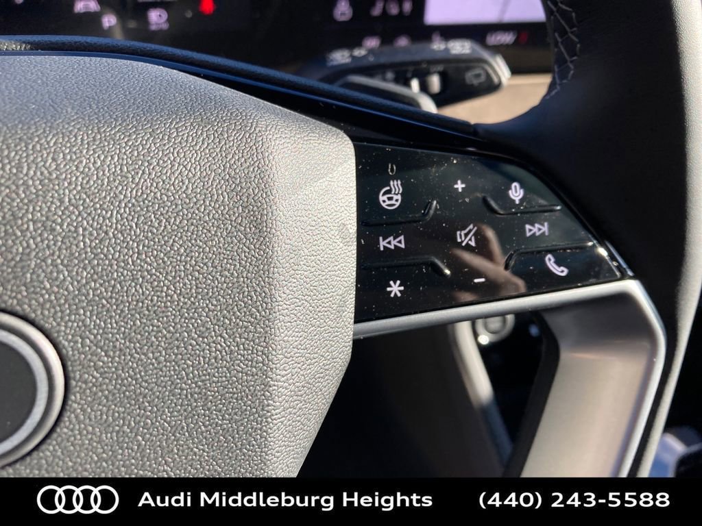 Used 2025 Audi Q5 Premium w/ Convenience Package image 45