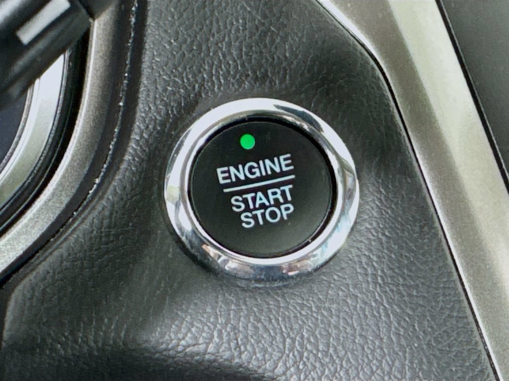 Used 2019 Ford Fusion SE FWD image 25