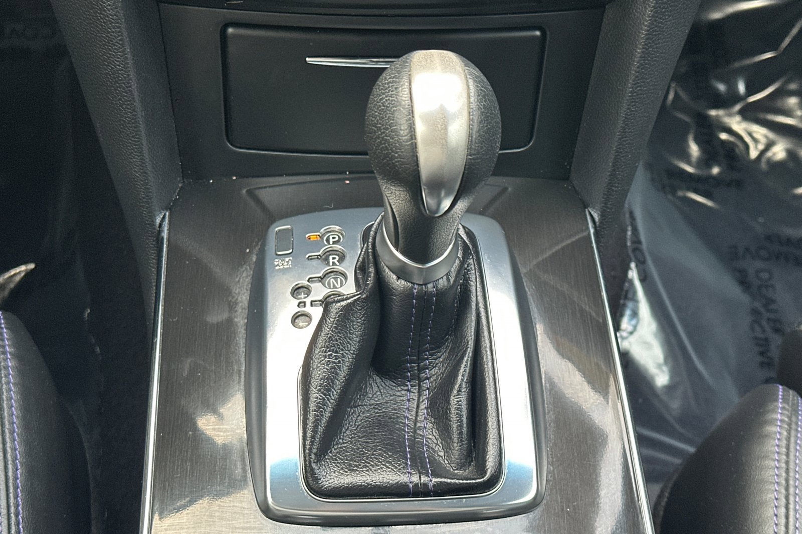 Used 2017 INFINITI QX70 AWD w/ Premium Package image 17