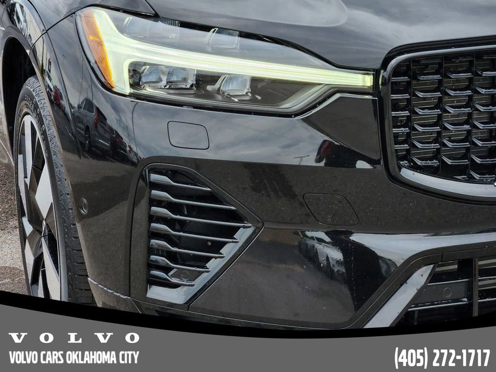 Certified 2025 Volvo XC60 T8 Plus w/ Protection Package Premier image 7