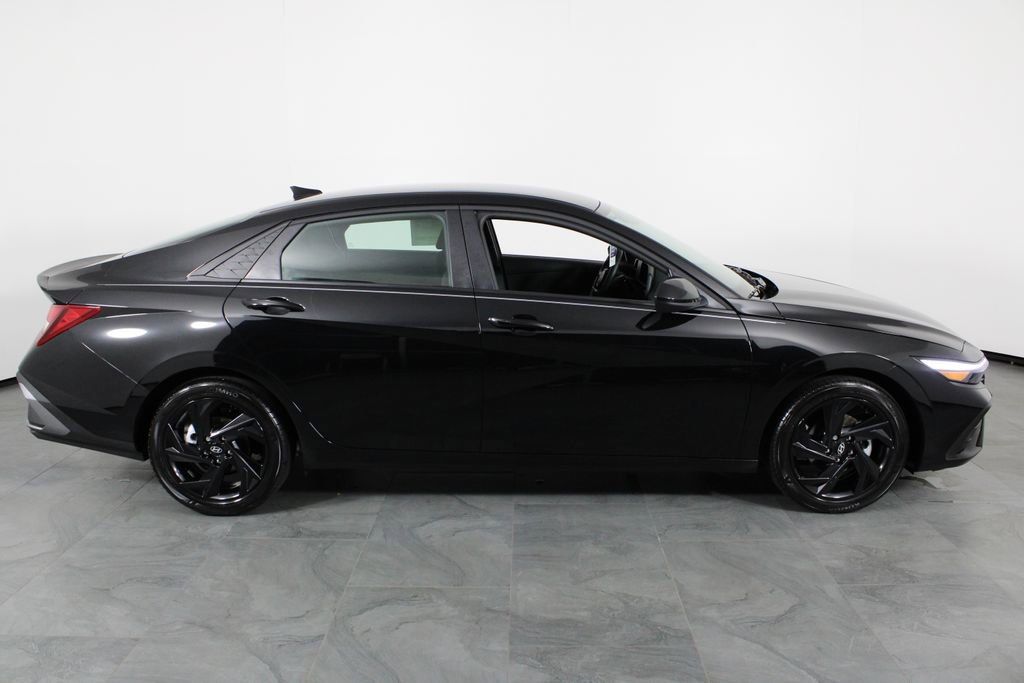 Certified 2026 Hyundai Elantra Sport w/ Cargo Package FWD image 15
