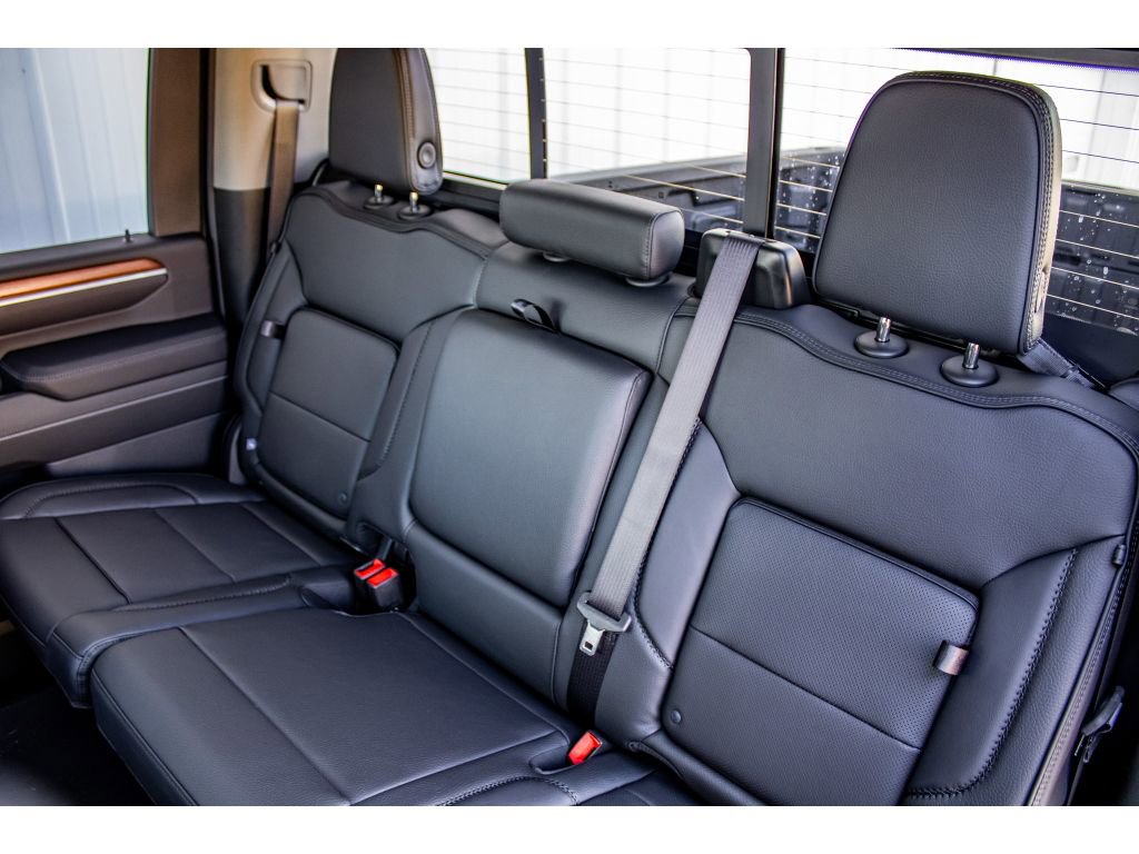 New 2026 GMC Sierra 3500 Denali w/ Denali Reserve Package image 23
