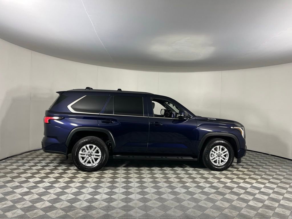Used 2025 Toyota Sequoia SR5 w/ SR5 Premium Package AWD/4WD image 6