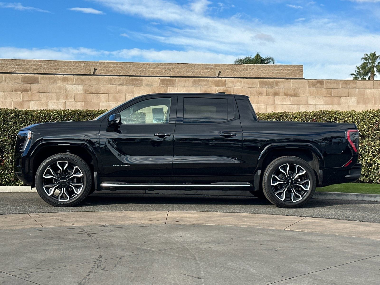 New 2025 GMC Sierra EV Denali image 7