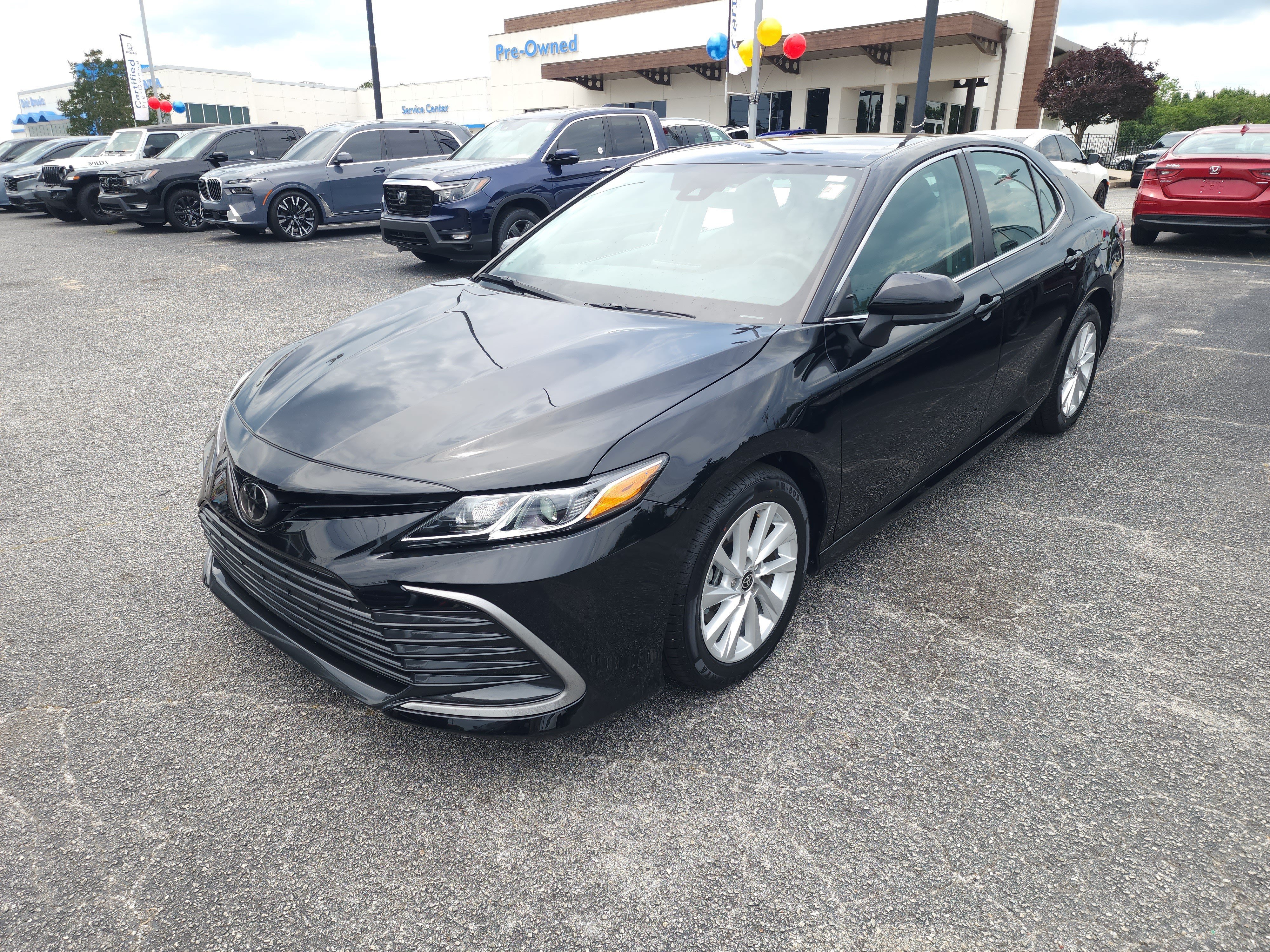 Used 2024 Toyota Camry LE FWD image 8