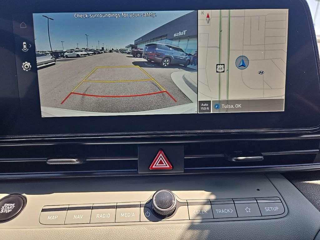 New 2025 Hyundai Elantra Limited image 19