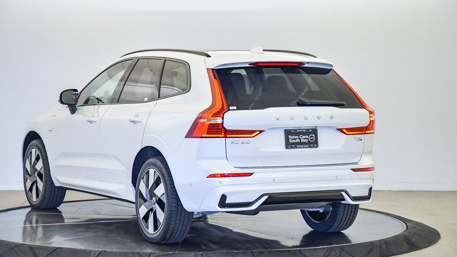 Certified 2025 Volvo XC60 T8 Plus w/ Protection Package Premier image 2