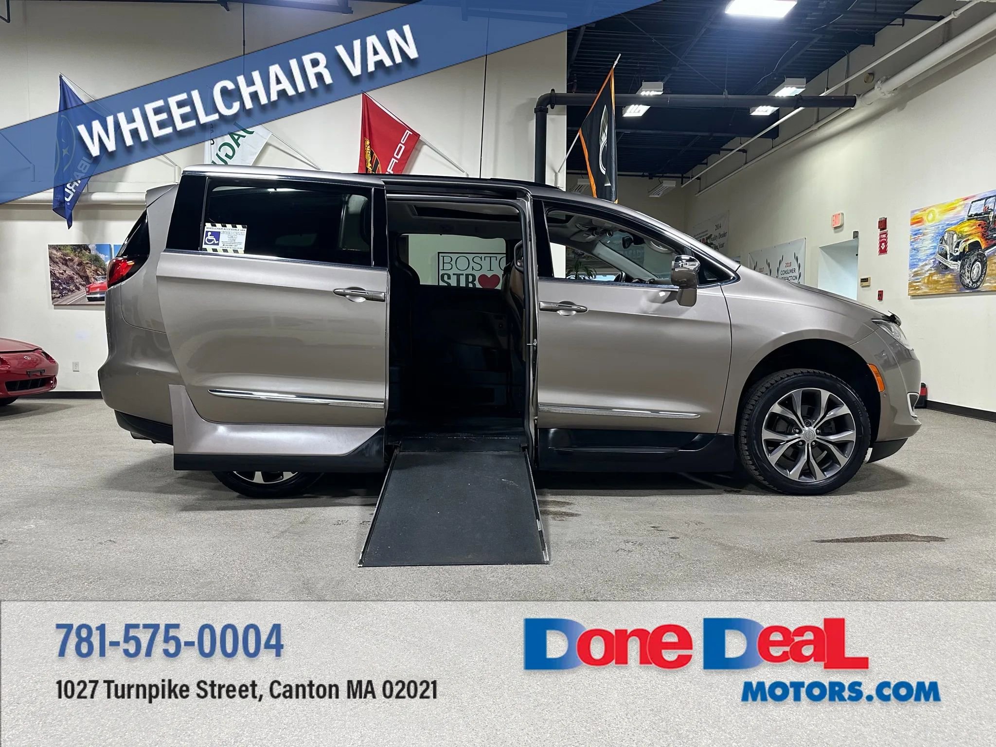 Used 2017 Chrysler Pacifica Limited w/ Advanced Safetytec Group image 1