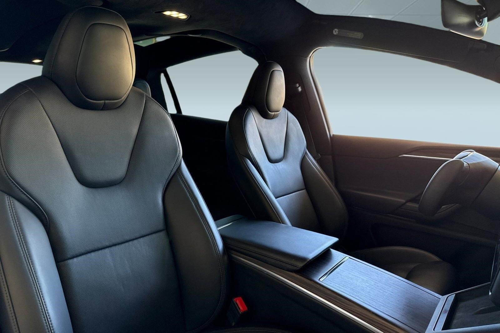 Used 2022 Tesla Model X image 31