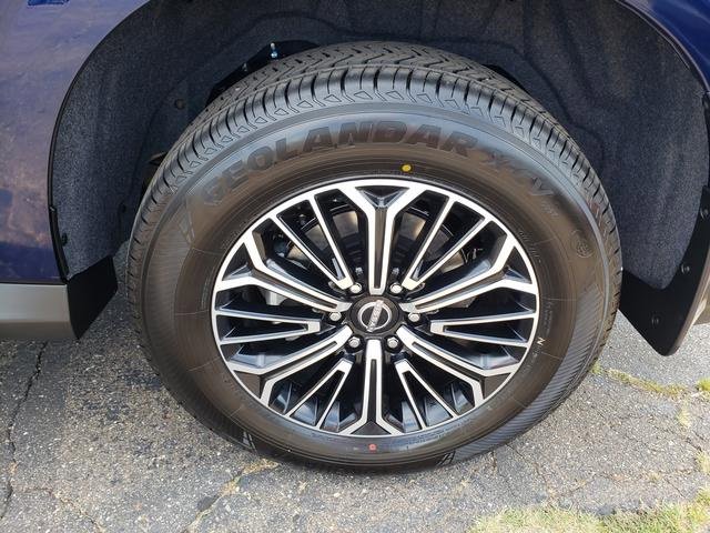 New 2025 Nissan Armada SL w/ Captain's Chari Seat Package image 22