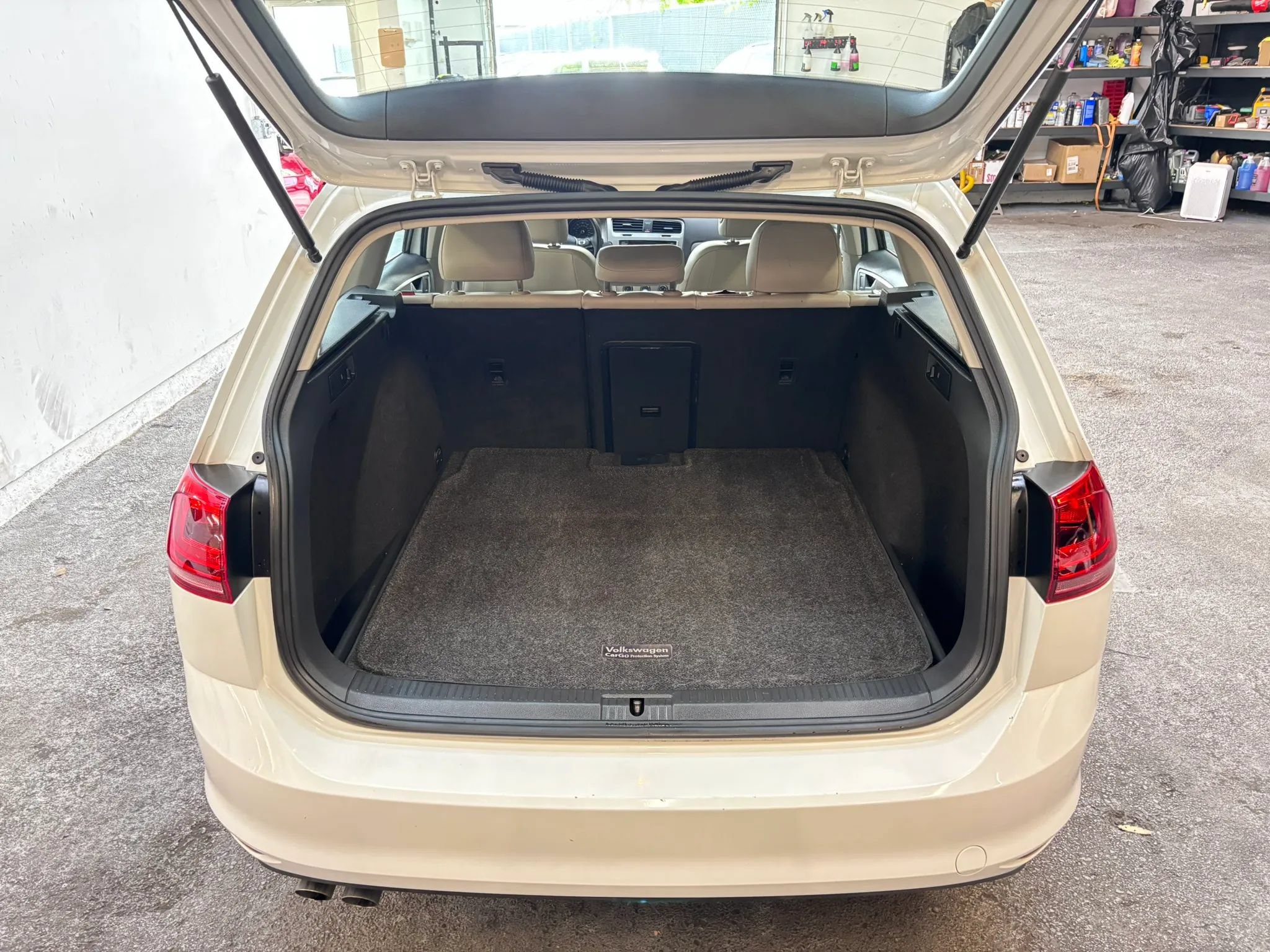 Used 2015 Volkswagen Golf TDI S FWD image 25