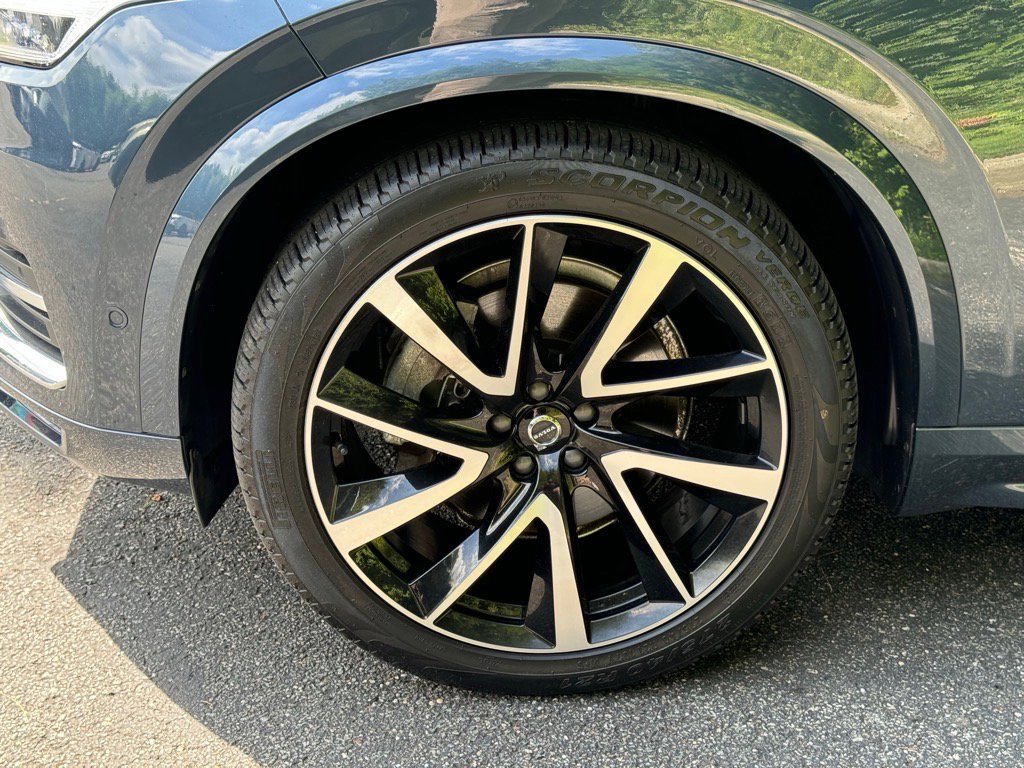 Used 2024 Volvo XC90 B6 Ultimate w/ Lounge Package image 4