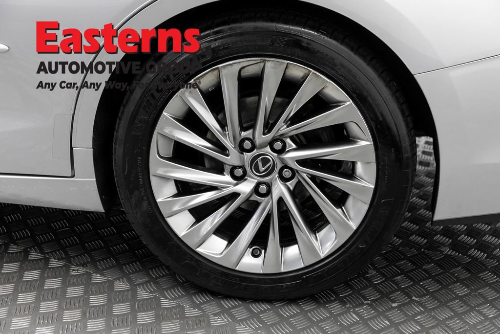 Used 2019 Lexus ES 350 Ultra Luxury w/ Accessory Package FWD image 35