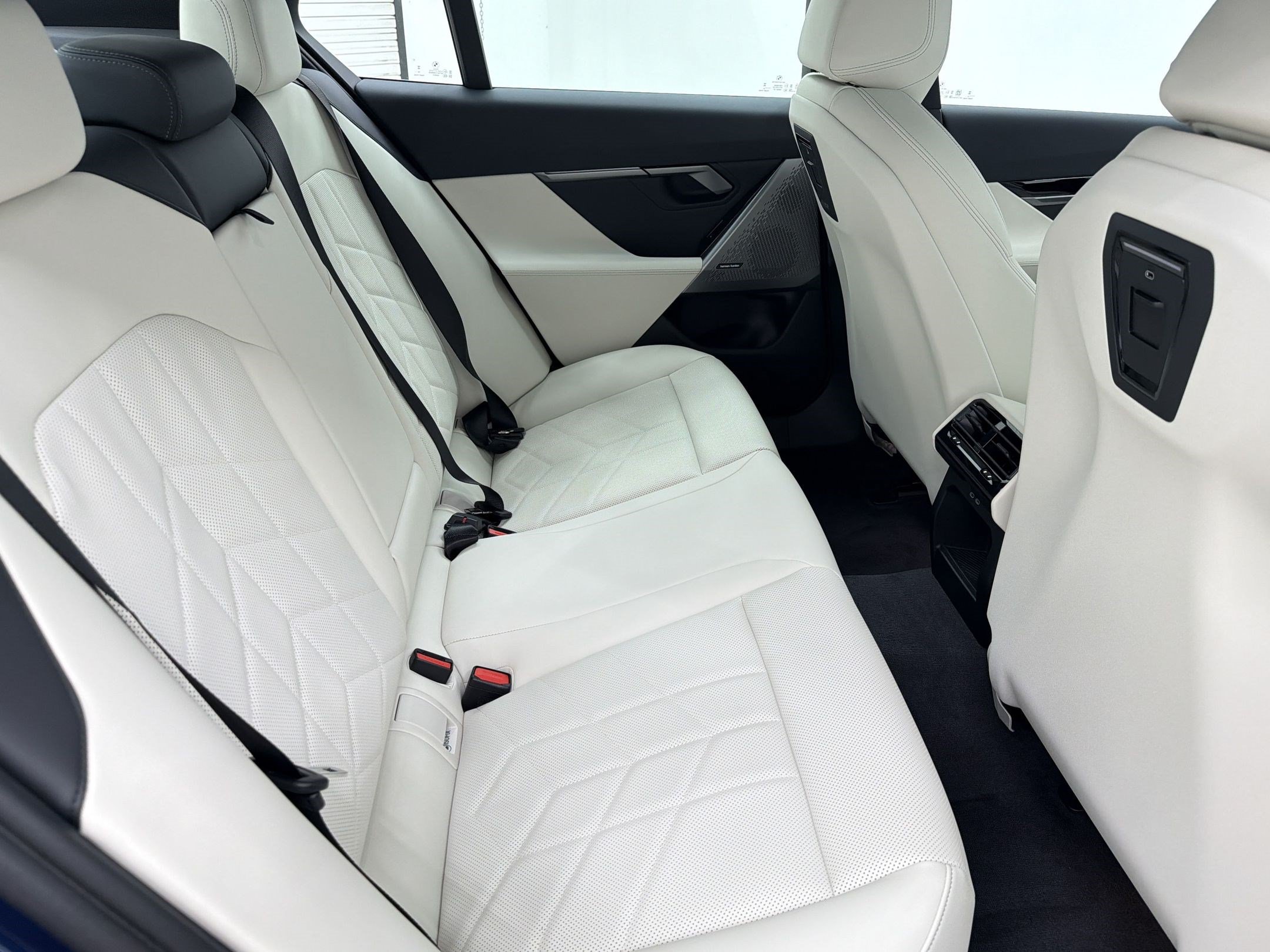 New 2026 BMW 530i RWD image 24