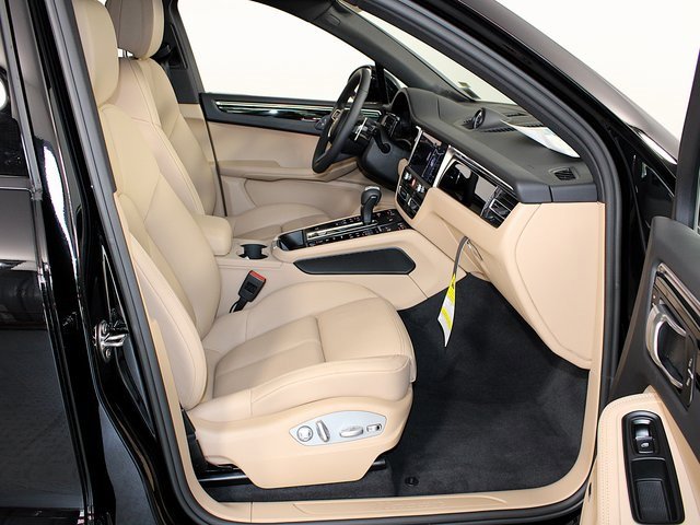 New 2025 Porsche Macan image 29