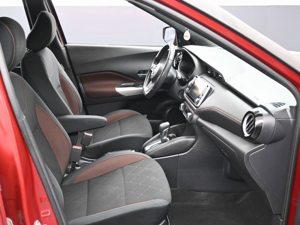Used 2019 Nissan Kicks SR image 30