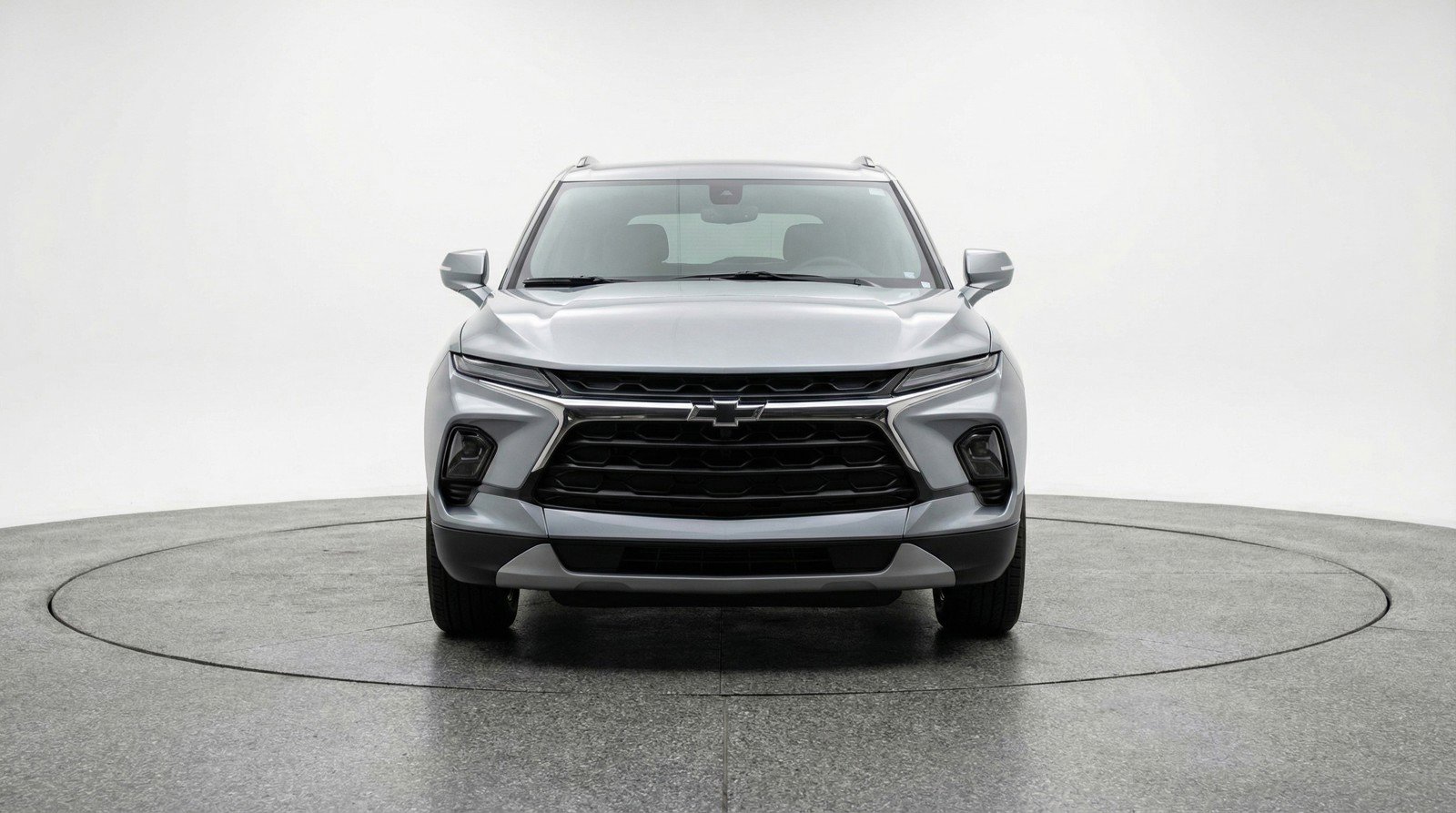 Used 2025 Chevrolet Blazer LT image 2