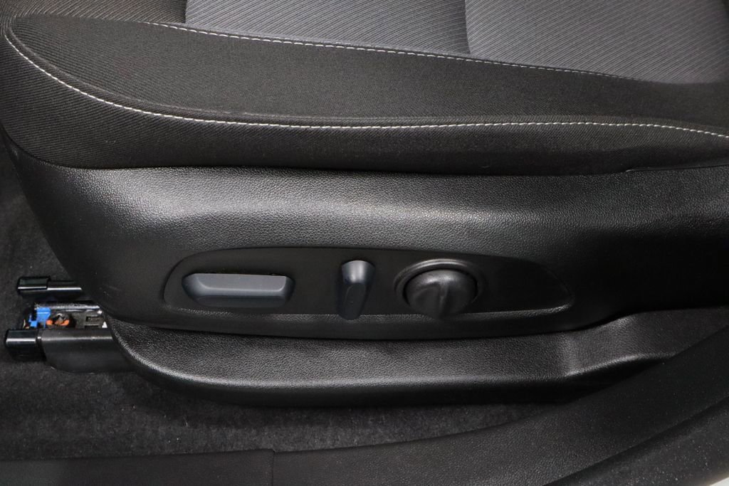 Used 2025 Chevrolet Blazer LT AWD/4WD image 24