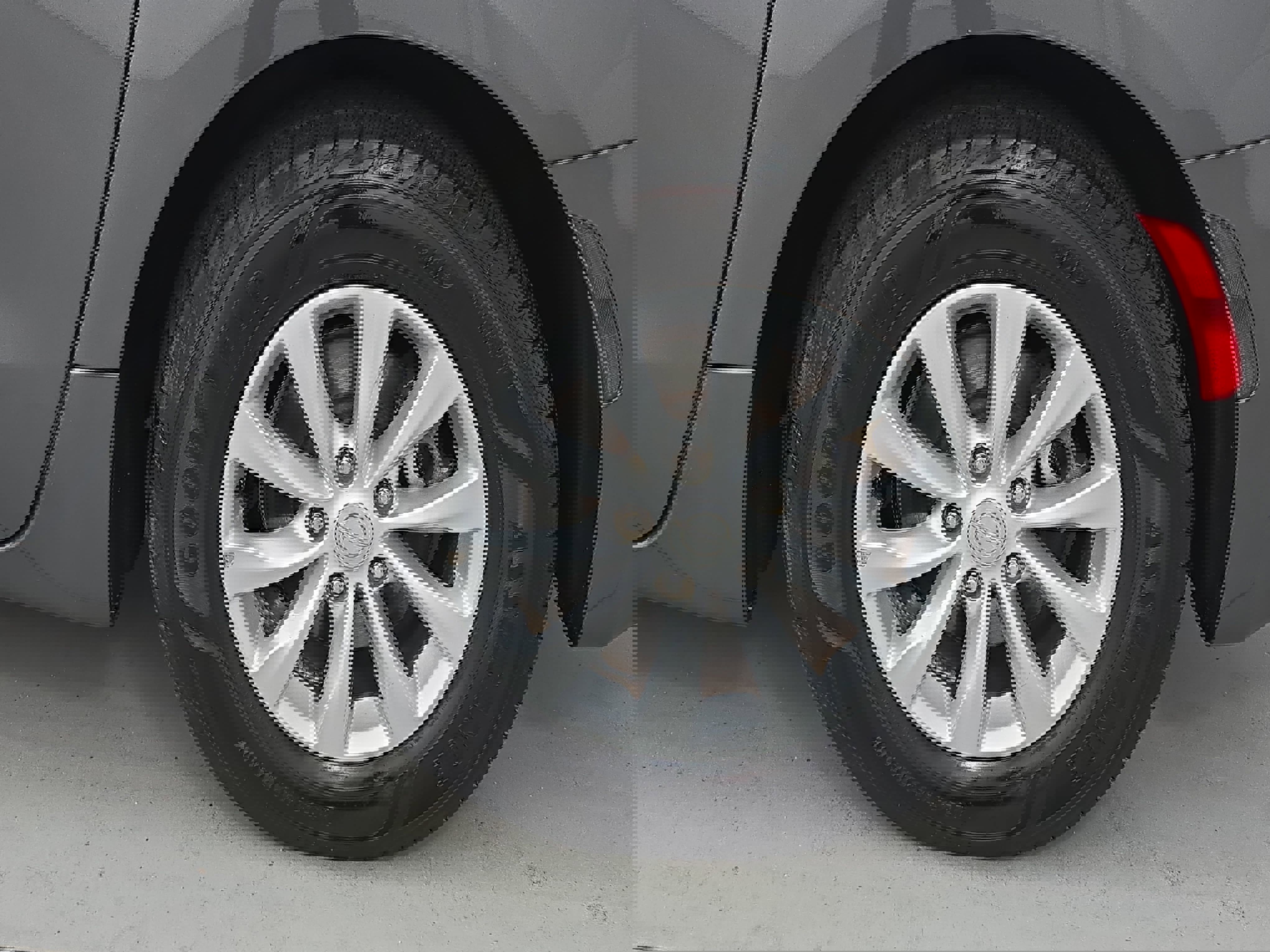 Used 2018 Chrysler Pacifica Touring-L image 34