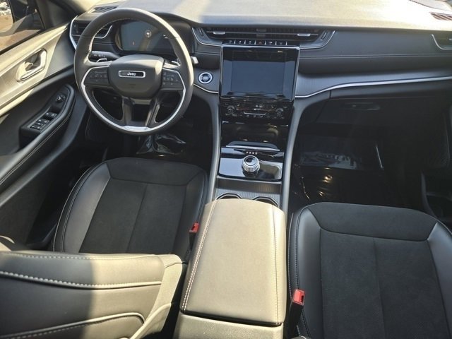 Used 2025 Jeep Grand Cherokee L Altitude image 35