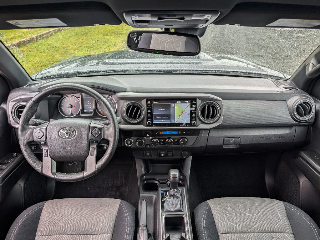 Used 2021 Toyota Tacoma TRD Sport AWD/4WD image 29