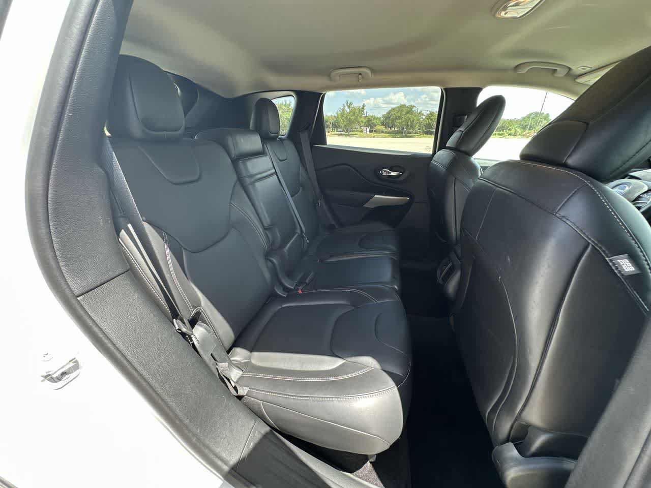 Used 2018 Jeep Cherokee Limited w/ High Altitude Package AWD/4WD image 20